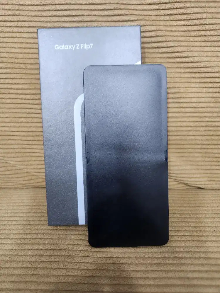 Samsung z flip 7 12/256 garansi 1 tahun resmi Indonesia bnob