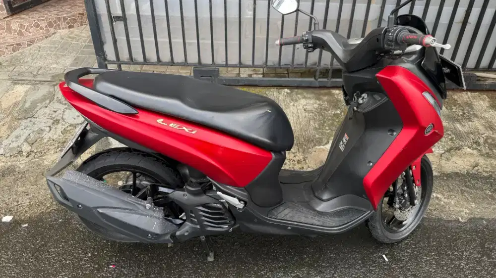 Yamaha Lexi 125cc std Red