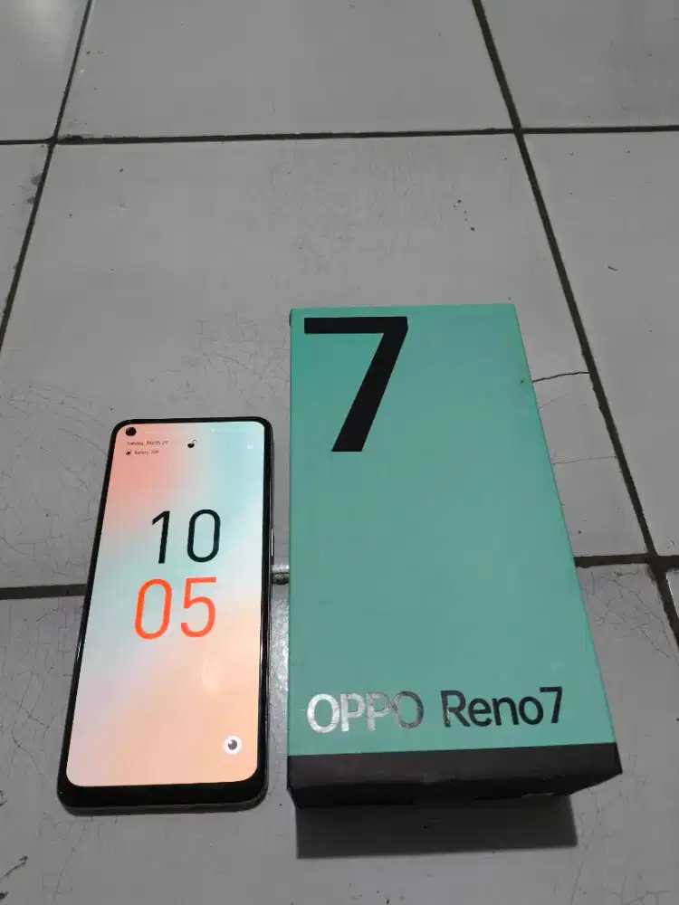 Jual OPPO Reno 7 4G 8/256 second pemakaian normal