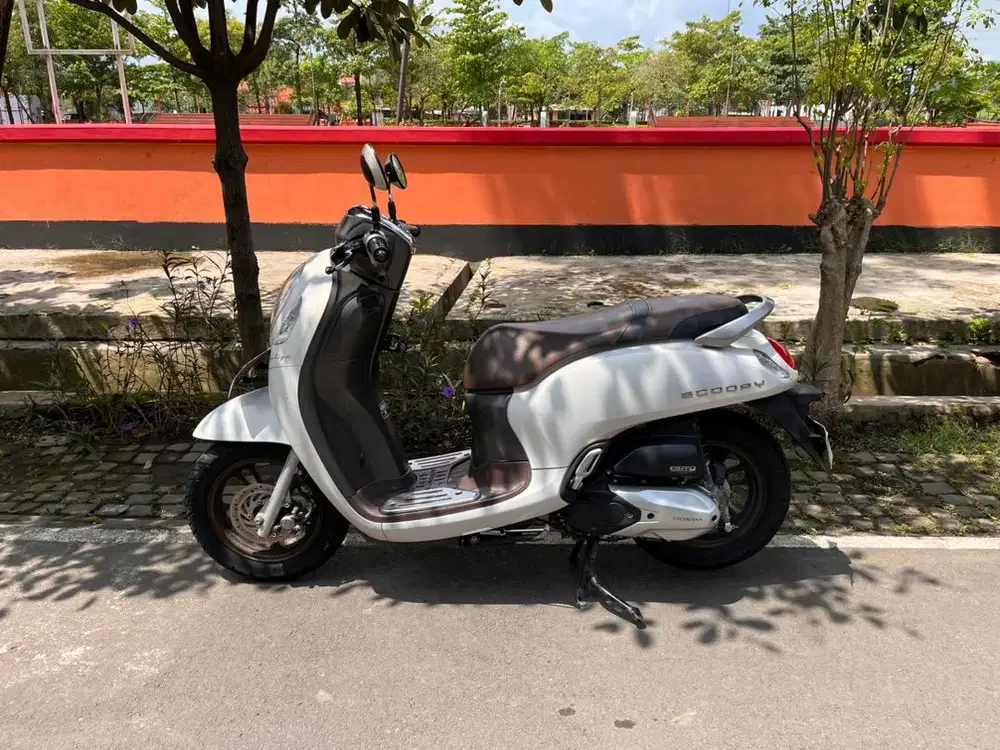 SCOOPY PRESTIGE - WHITE