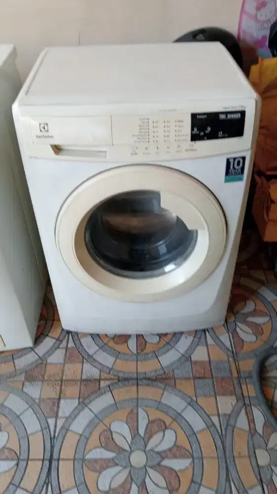 Mesin cuci Frontloading Electrolux 8kg