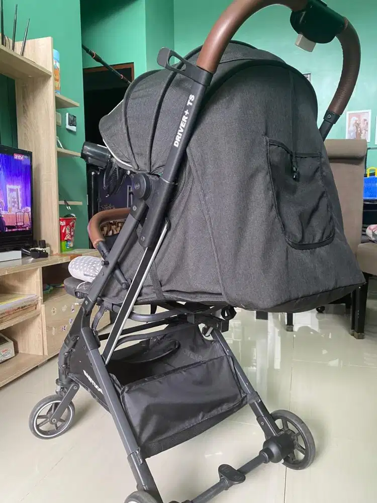 Jual stroller, baby walker, dan bak mandi siapa cepat dia dapat saja