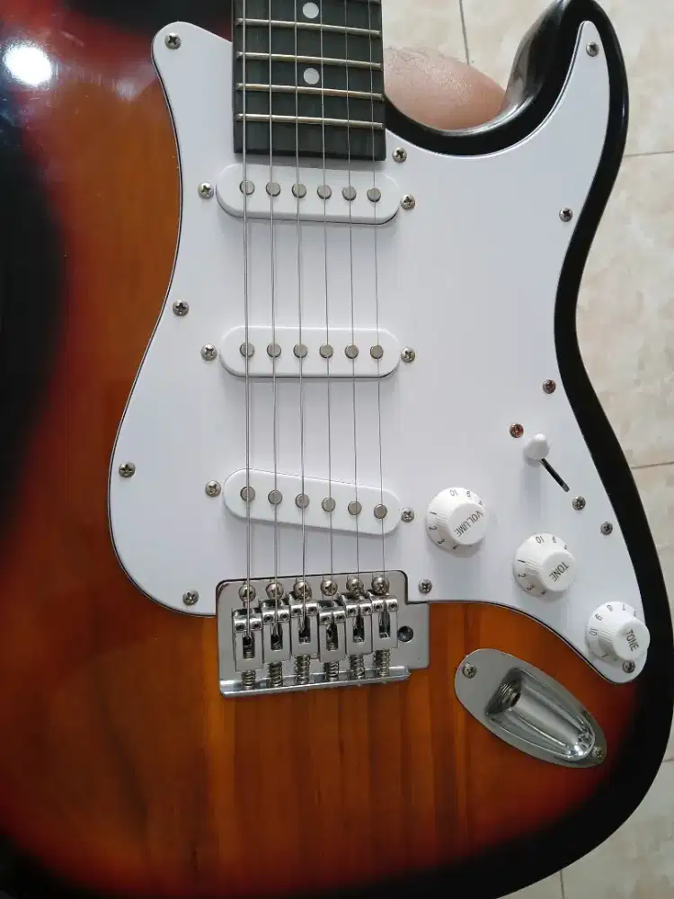 Di jual gitar listrik like new