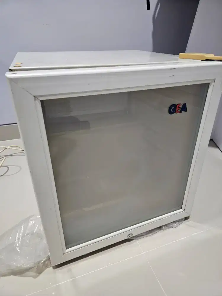 Kulkas showcase GEA
