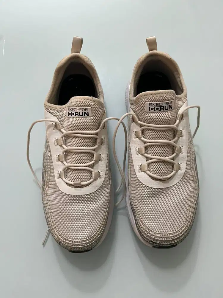 Sepatu sneaker Skechers GoRun (Original)