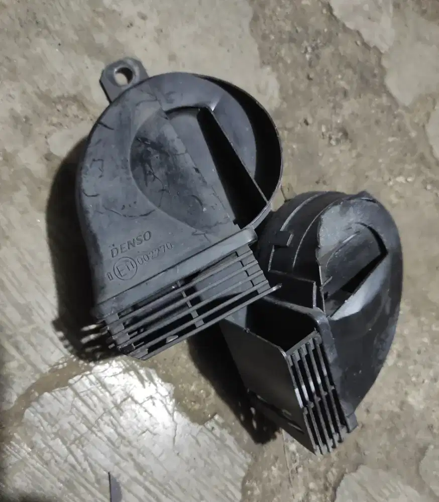 Klakson keong mobil motor merek Denso