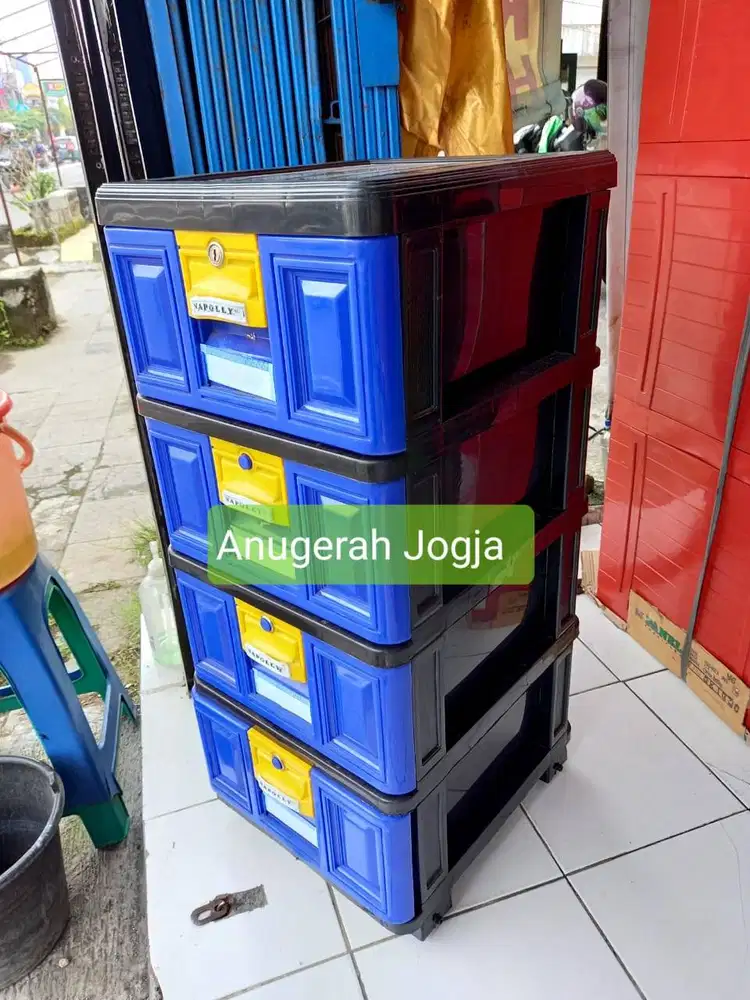 lemari plastik STB 4