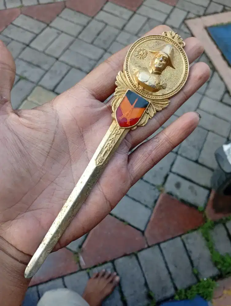 Pisau pembuka amplop surat Paris antik