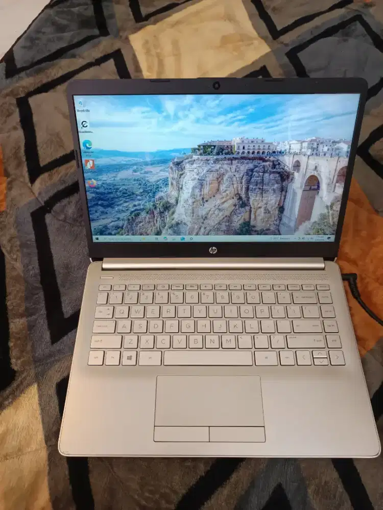 Jual Laptop HP 14s