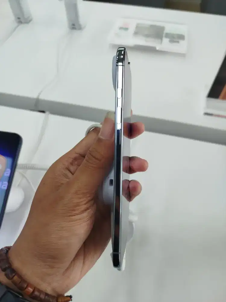 IPHONE Air Bisa kredit