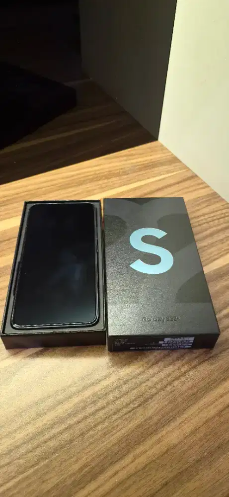 Second Samsung S22+ 256GB green Like New 99% Nego Wajar