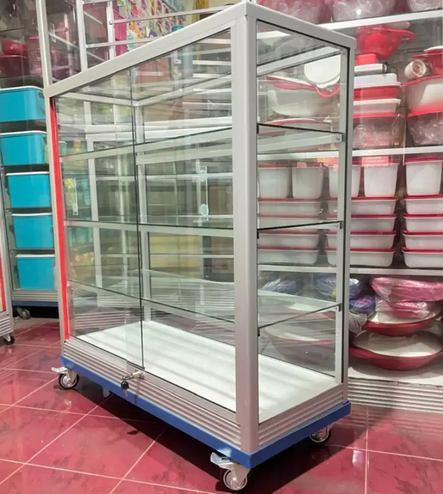 Etalase Pake Roda & Kunci 1Mx1M Harga Terjangkau