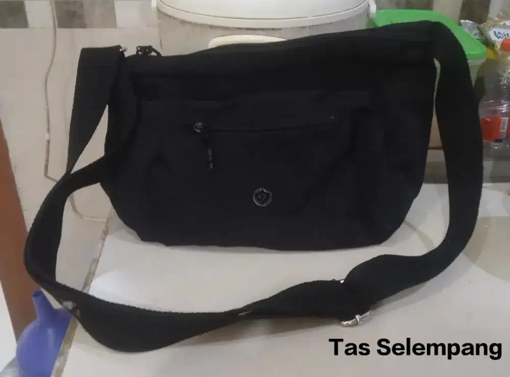 Tas Selempang bekas masih bagus, jarang dipakai
