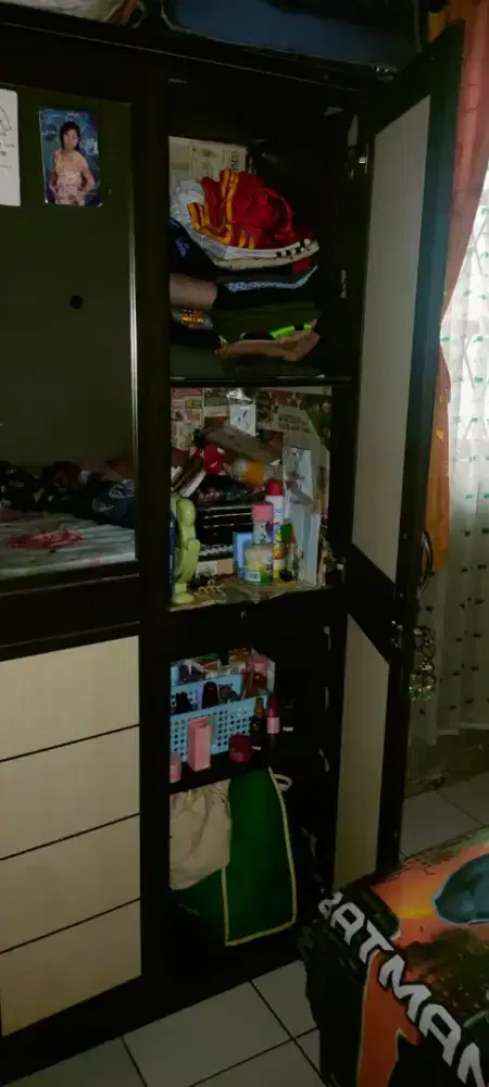 Lemari pakaian  bahan serbuk