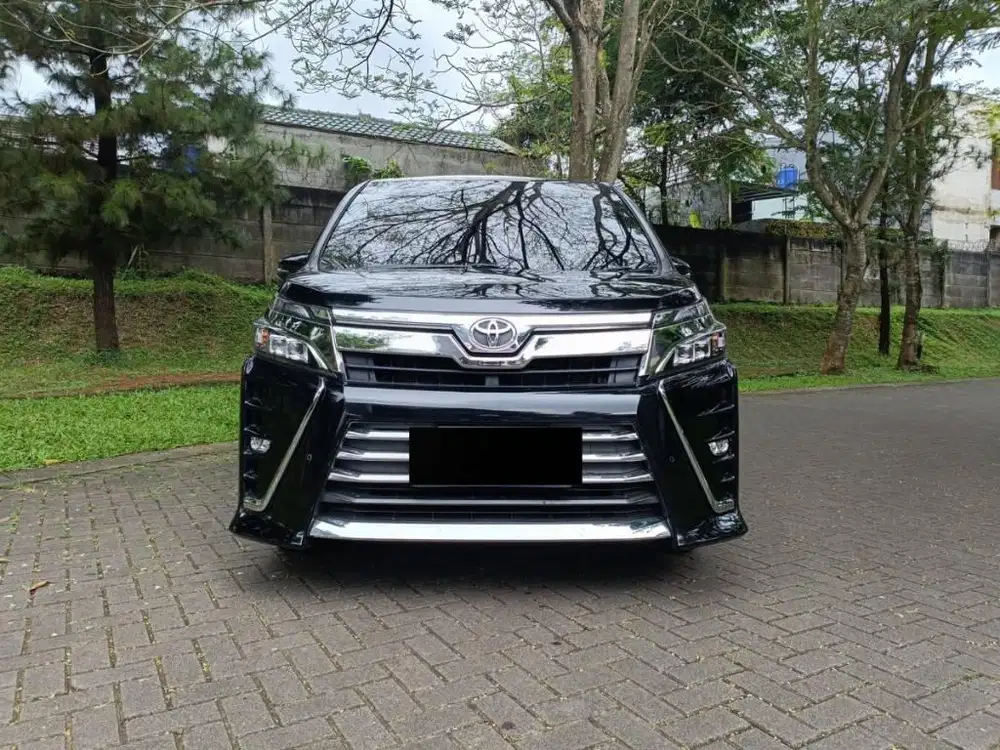 [TDP 5 JUTA]TOYOTA VOXY 2.0 AT 2019