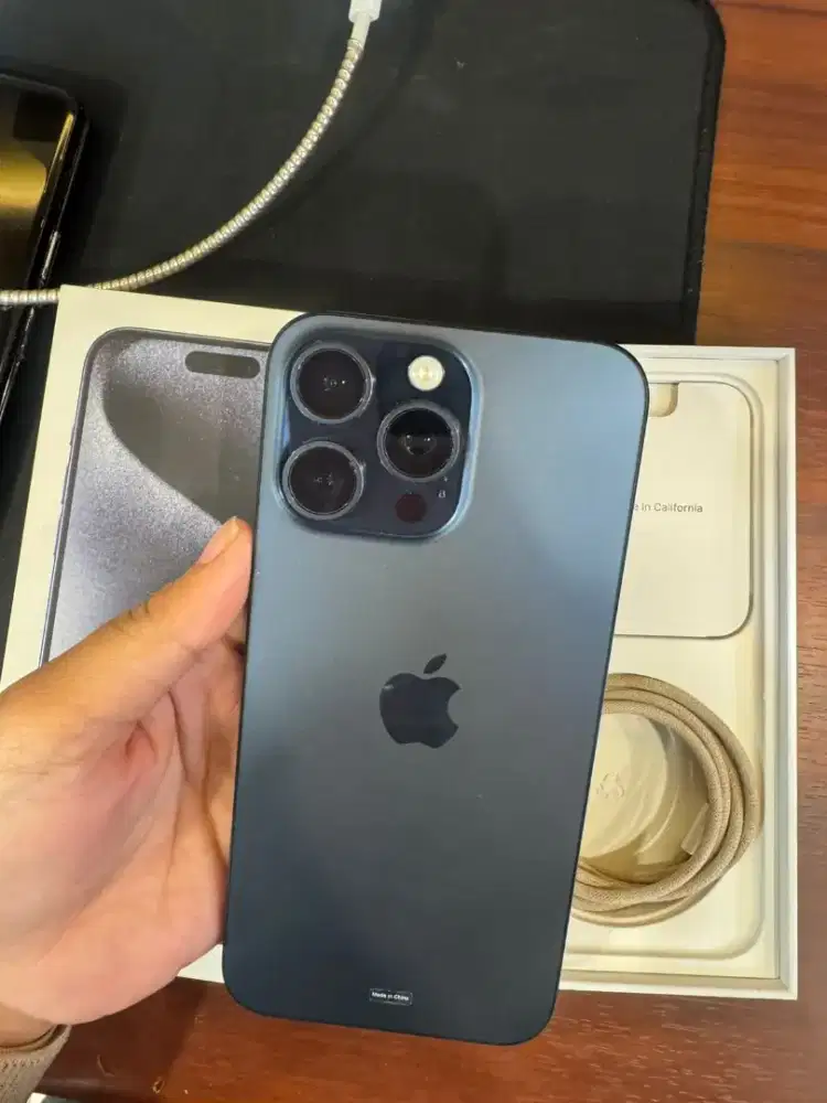 iPhone 15 Pro Max 512GB Blue T Ex ibox BH 90% lengkap