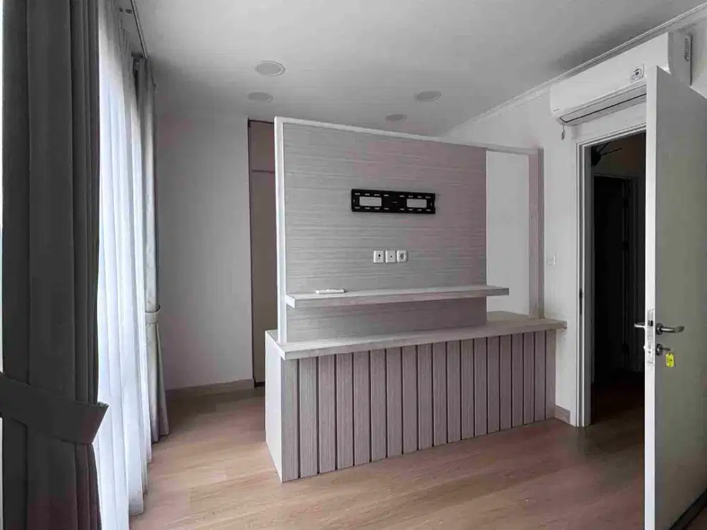 DISEWAKAN RUMAH RAPI LEBAR 7 SIAP HUNI TINGGAL BAWA KOPER DI AGNESI GADING SERPONG