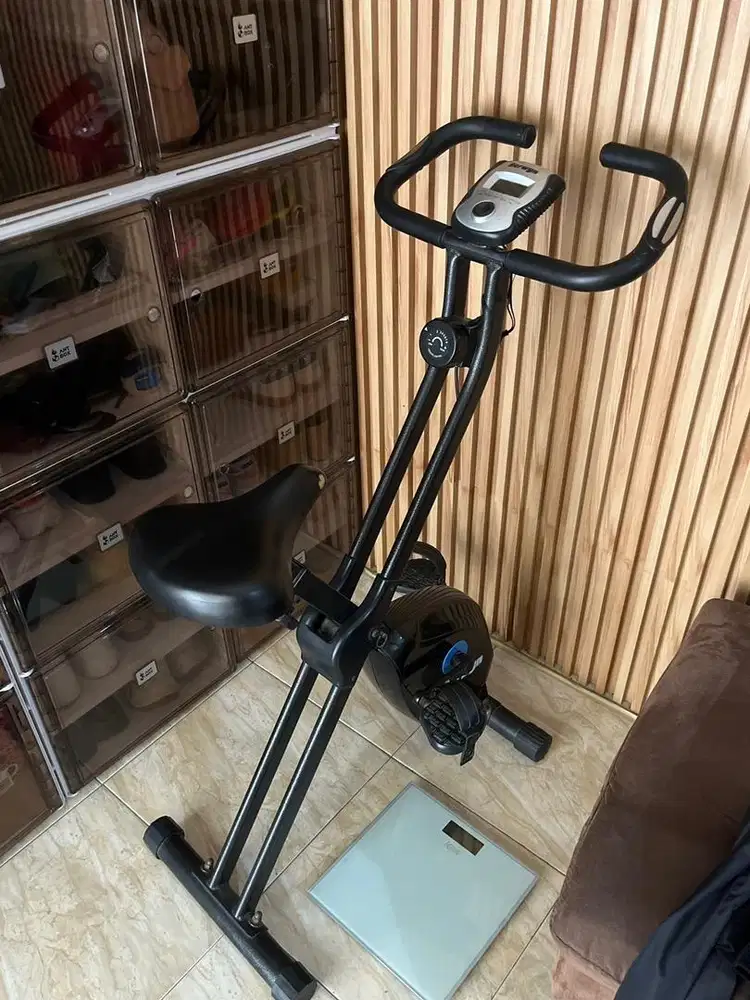 Jual Sepeda Statis Berwyn dan Alat Sixpack