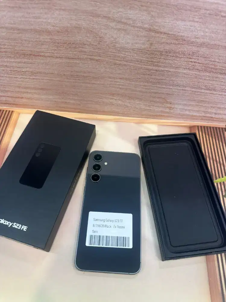 Samsung Galaxy S23 FE 8/256GB Black Sein Lengkap