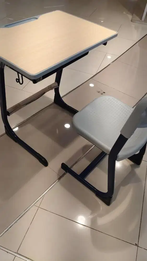 MEJA BELAJAR SEKOLAH