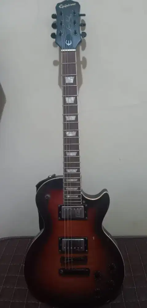 Epiphone gitar listrik (second)