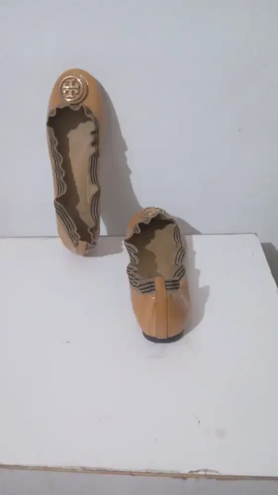 Sepatu Tory Burch 38/39 Mewah
OrI