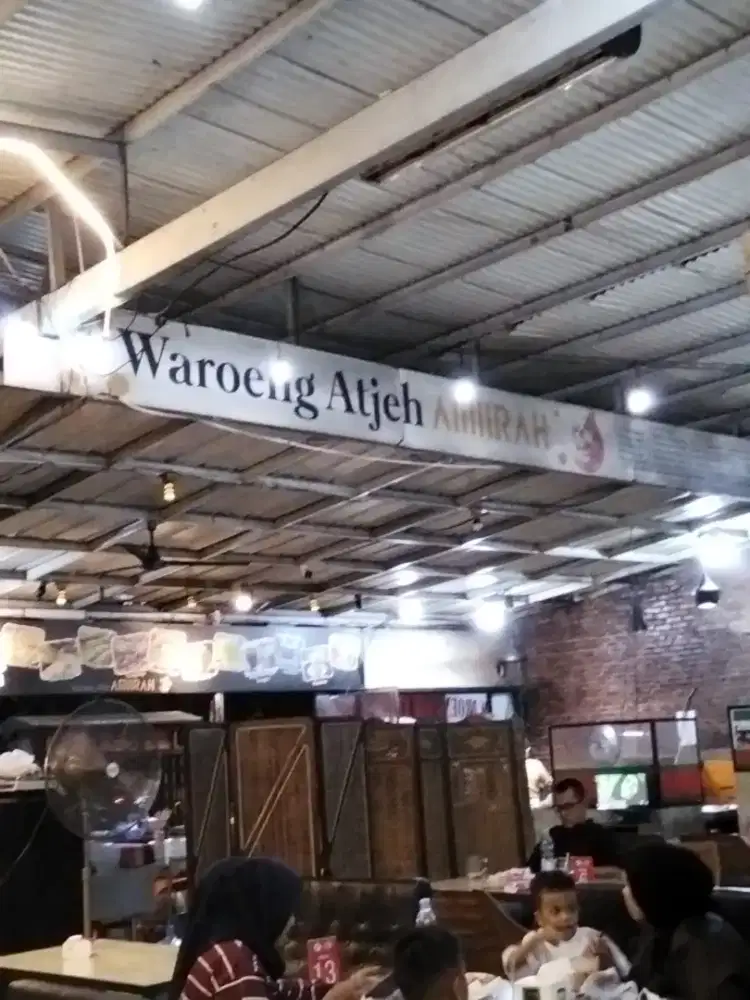 Waiter. kasir & Manajer