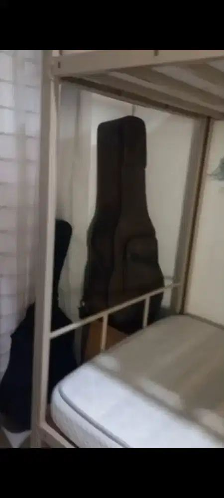 Dijual tempat tidur besi tingkat