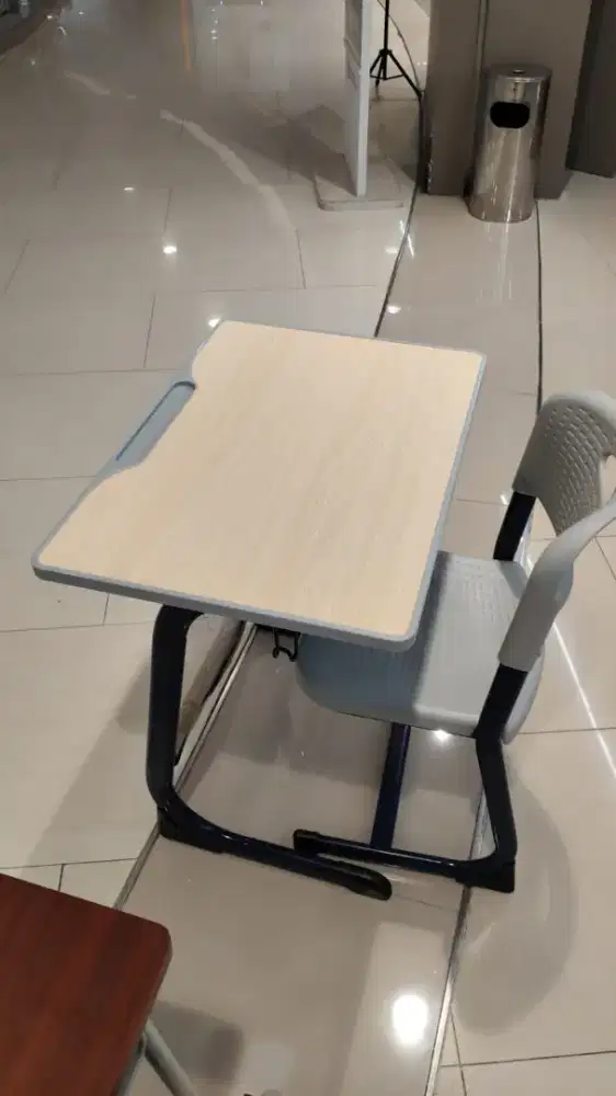 Set Meja Belajar Auric