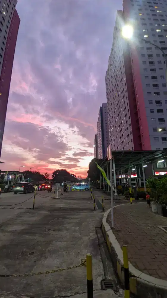 Loker stay for women