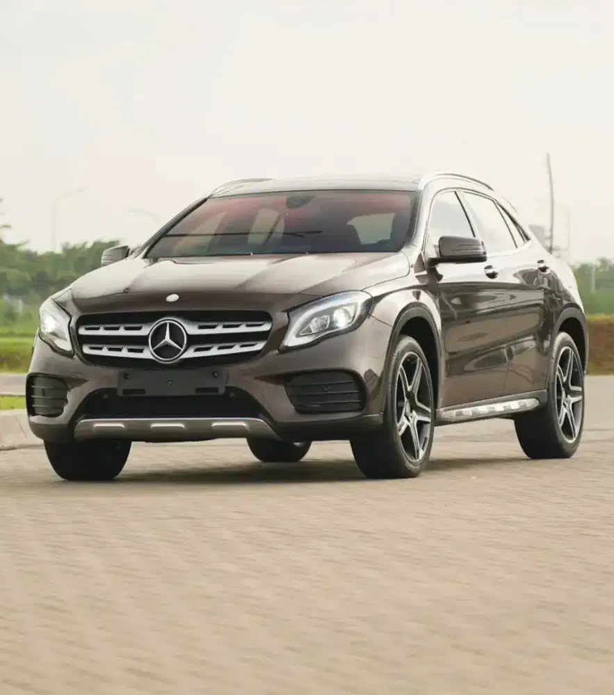[PANORAMIC ] MERCEDES BENZ GLA200 AMG 2018 / 2019