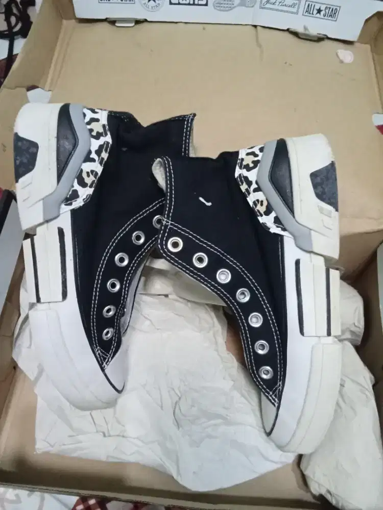Dijual sepatu Converse 566786c original