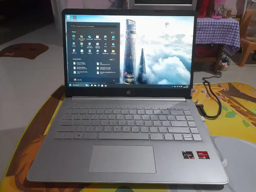 Laptop HP Ryzen 3 Ram 8/256 Silver