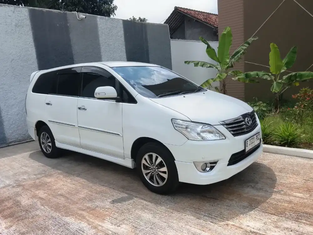 Di jual Inova ytpe v luxury 2012