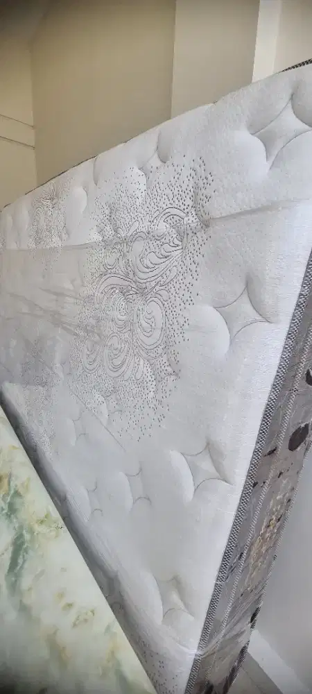 di jual spring bed kondisi 80 persen msh bersih