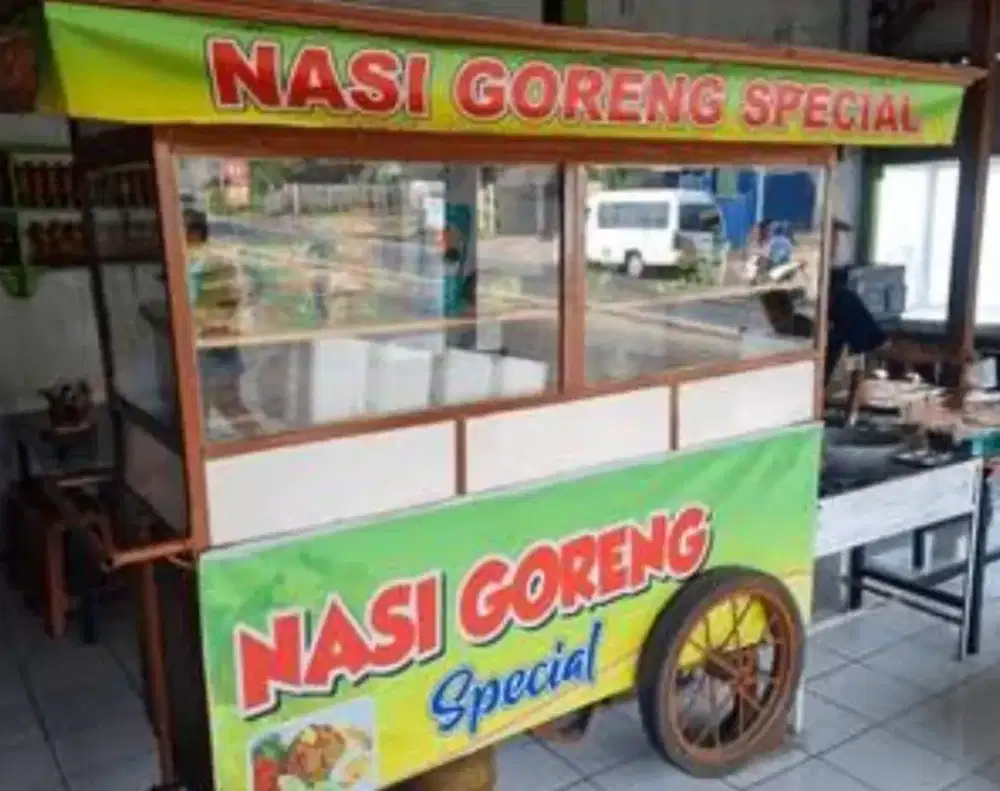 Dibutuhkan pegawai nasi goreng