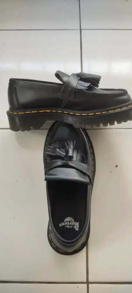 Sepatu Dr. Martens