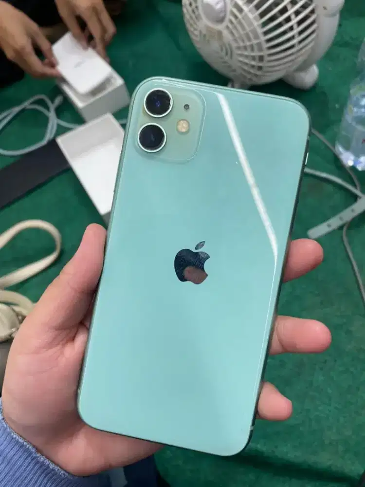 Jual handphone iphone 11