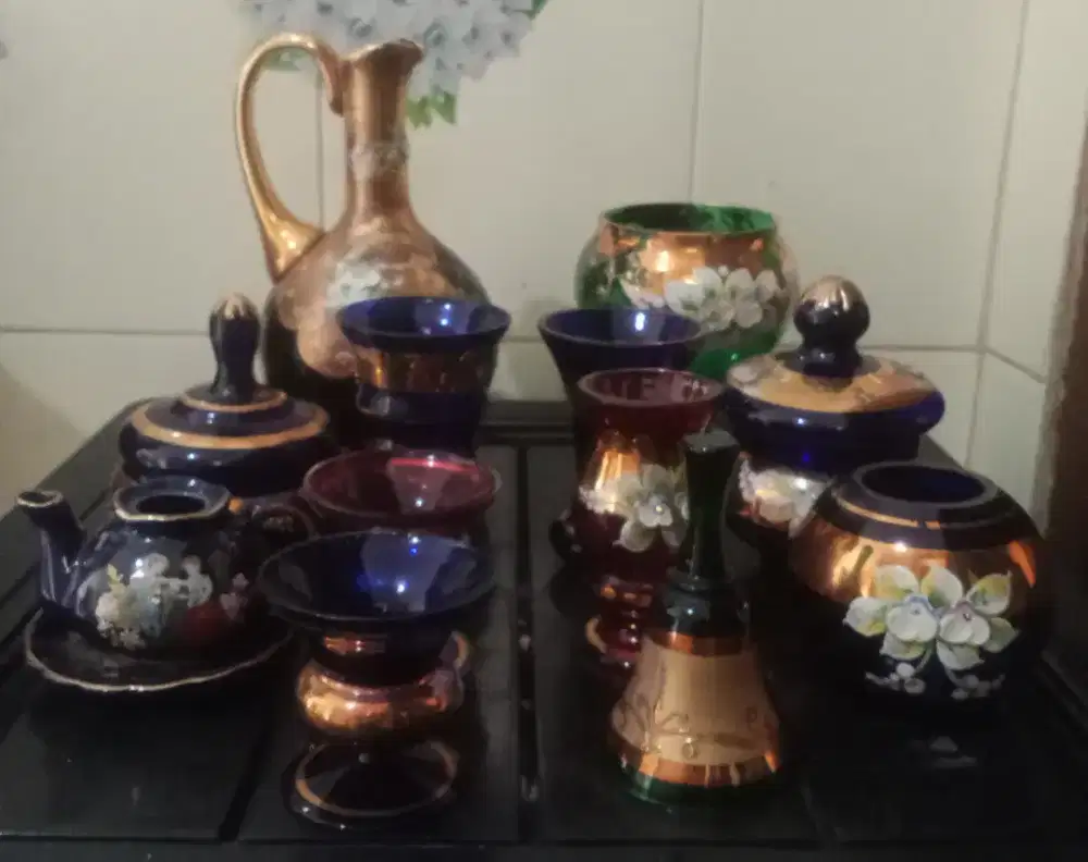 Bohemia warna antik  bervariasi