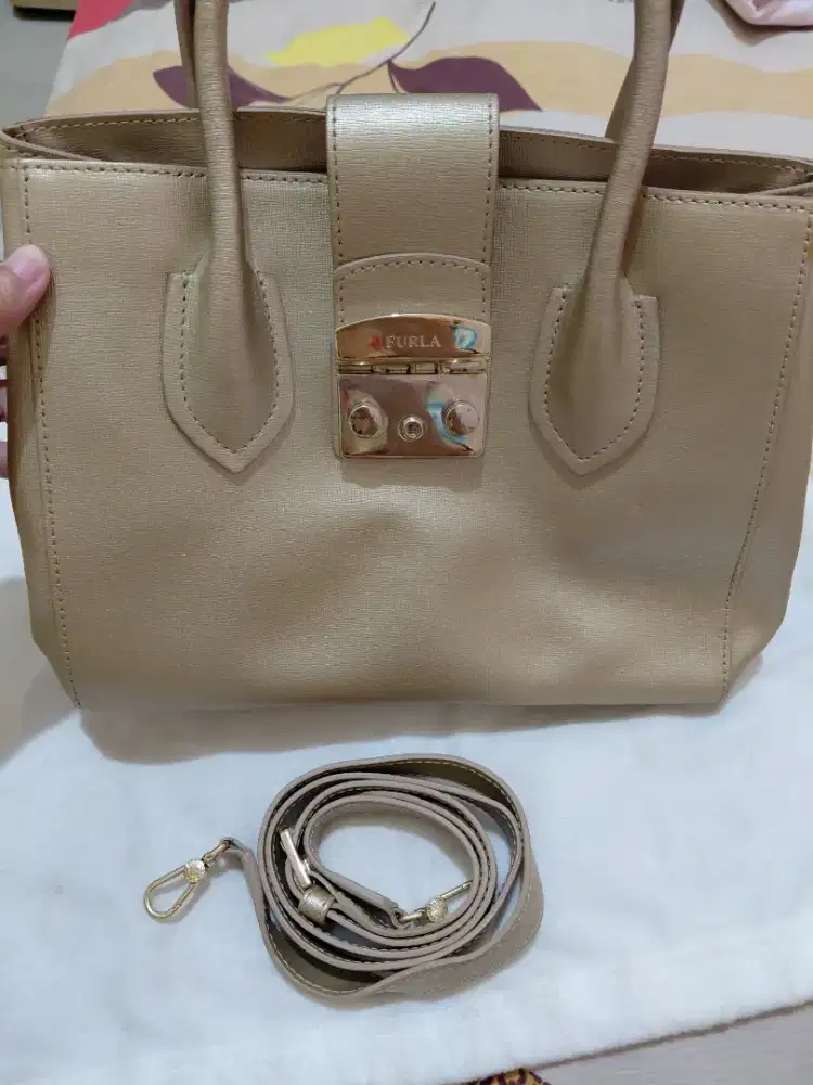 Preloved tas ori merk furla!