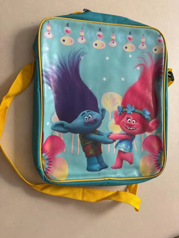 TAS SELEMPANG ANAK TROLL