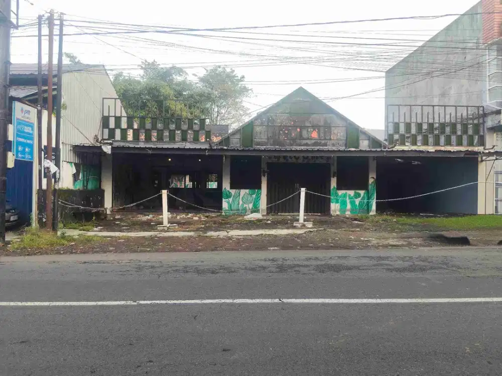 Disewakan rumah usaha dekat kampus jember