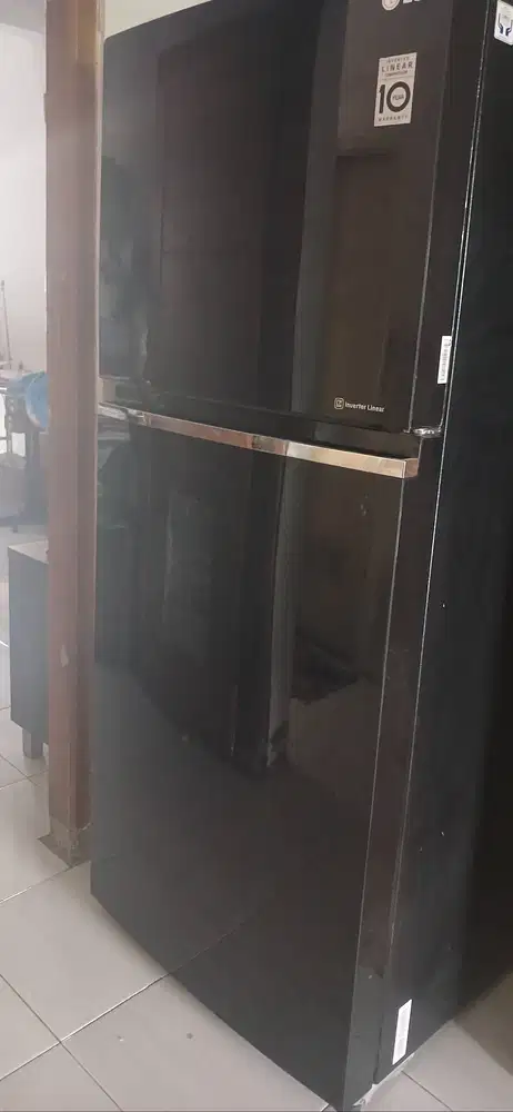 Lemari Es LG Inverter Linear 2 pintu