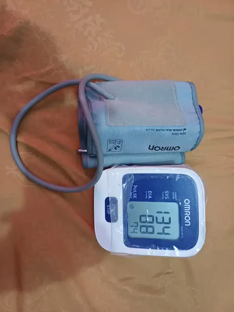 Alat Tensi Omron digital