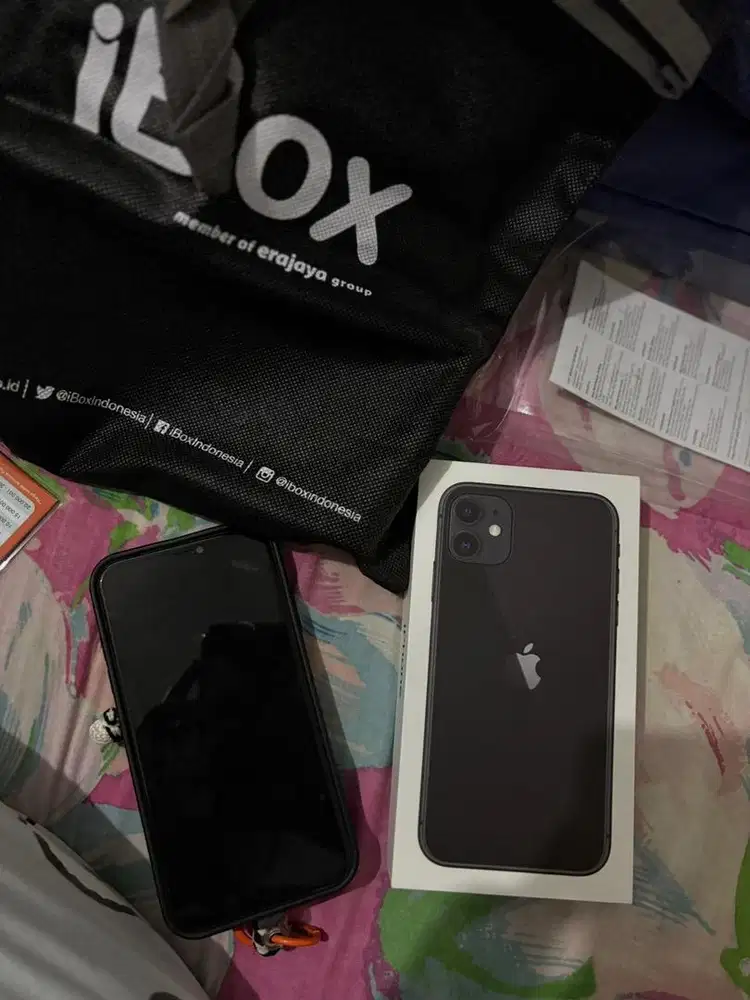 Jual HP Iphone 11 black 64GB ibox no minus