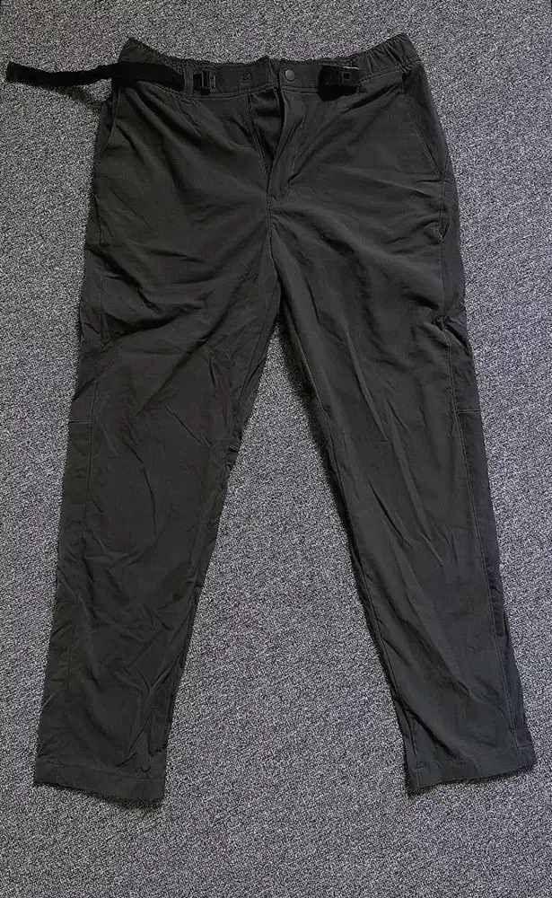 Celana Uniqlo Geard Utility Dark Grey - S