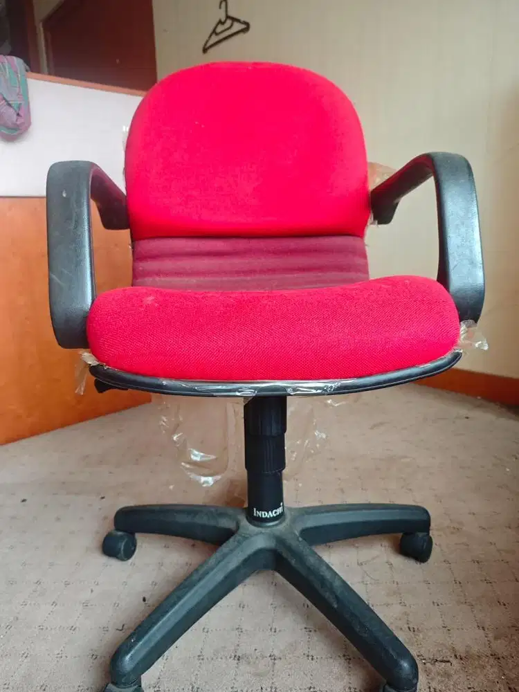 Kursi Kantor Hidrolik Putar