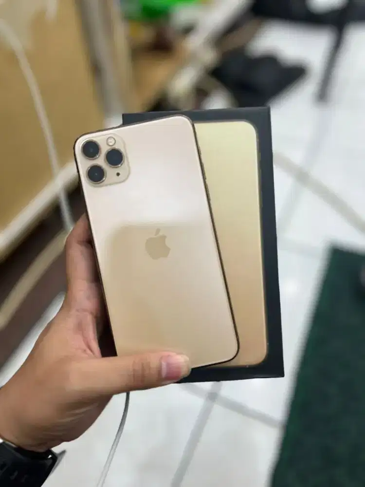 iPhone 11 Pro Max 256gb inter gold all op fulset. Hb 87%an