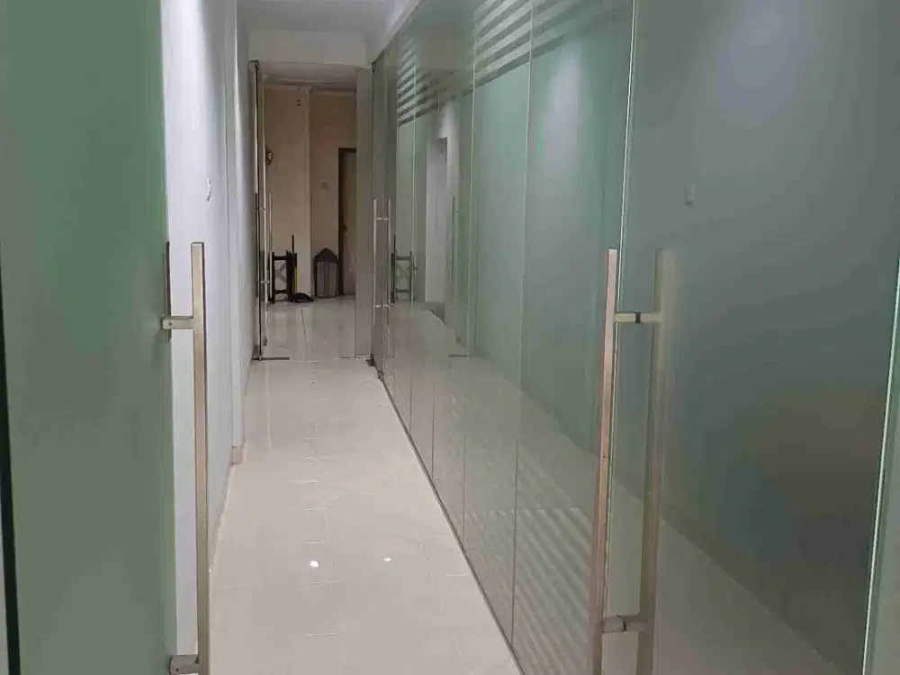 Ruko Sewa di Lantai 2 &3Bulevar Timur