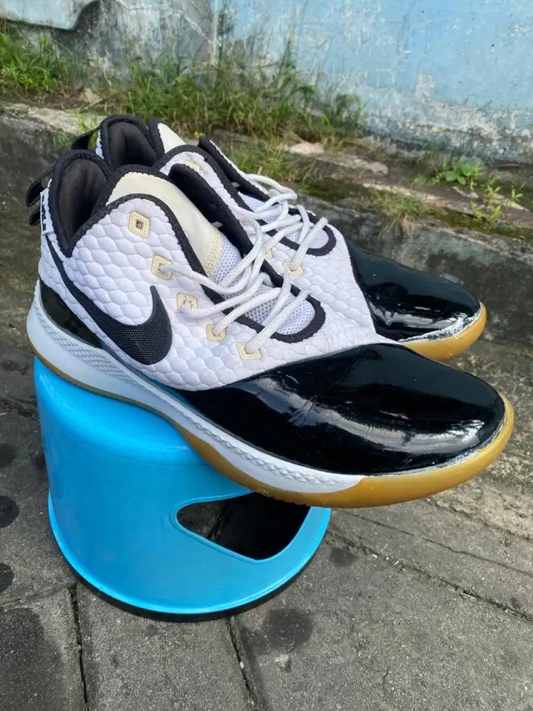 Jual sepatu Nike LeBron Witness 3 uk 12